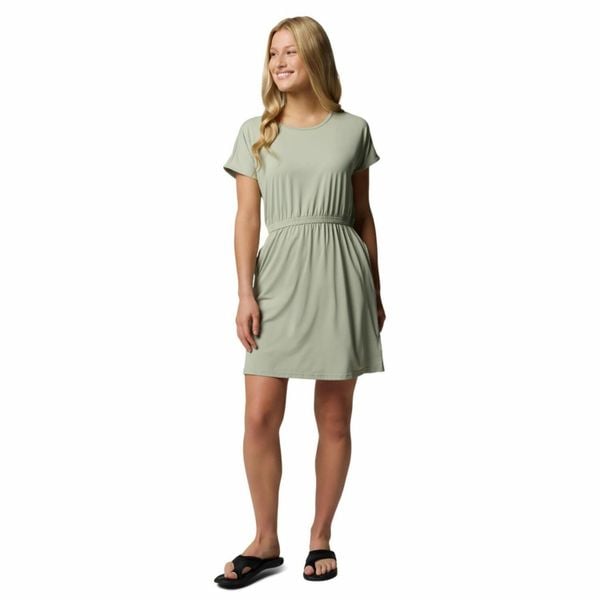 Sukienka techniczna z krótkim rękawem Columbia Chill River SS Dress. Zielone sukienki Columbia, s, bez wzorów, sportowe, bez kołnierzyka, bez ramiączek, mini, sportowe. Za 189,99 zł.