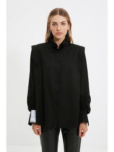 Trendyol Koszula w kolorze czarnym rozmiar: 42. Czarne koszule Trendyol, bez wzorów, z bawełny, bez kołnierzyka, bez ramiączek. Za 115,45 zł.