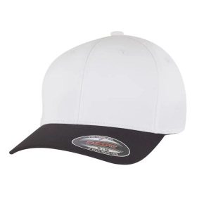 Czapka 5-panelowa Flexfit Tech. Białe czapki FLEXFIT, bez wzorów. Za 133,00 zł.
