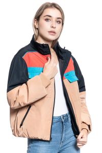 DAMSKA KURTKA PRZEJŚCIOWA WRANGLER UTILITY JACKET PYRAMID SAND W4Q1YJC01 112129191. Kurtki Wrangler, s, bez wzorów, bez kaptura. Za 269,99 zł.