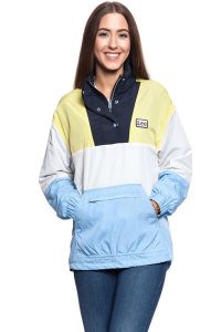 DAMSKA KURTKA PRZEJŚCIOWA LEE WINDBREAKER ECRU L56AYOLO 112113016. Białe kurtki Lee, l, bez wzorów, bez kaptura. W wyprzedaży za 99,99 zł.