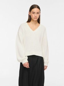 Vila Sweter "Ioa" w kolorze kremowym rozmiar: S. Brązowe swetry oversize Vila, s, bez wzorów, bez ramiączek. Za 124,95 zł.