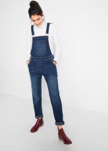 Ogrodniczki dżinsowe Boyfriend Fit. Niebieskie jeansy bonprix, bez wzorów, z jeansu. Za 149,99 zł.