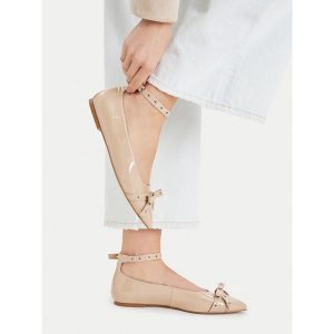 Baleriny MEXX. Brązowe balerinki Mexx, bez wzorów, bez obcasa, bez zapięcia. Za 299,99 zł.