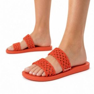 Klapki damskie Ipanema 26506 RENDA FEM. Czerwone klapki Ipanema, bez wzorów, z materiału, bez obcasa. Za 55,00 zł.