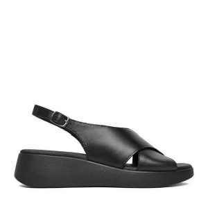 Sandały Lasocki. Czarne sandały Lasocki, bez wzorów, bez obcasa, na koturnie, bez zapięcia. Za 169,99 zł.