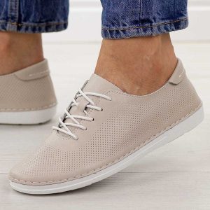 Beżowe ażurowe skórzane półbuty damskie S.Barski 7079. Brązowe półbuty S.BARSKI, na jesień, w ażurowe wzory, z jeansu, bez obcasa, na płaskiej podeszwie, bez zapięcia. Za 239,00 zł.