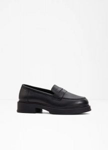 Skórzane loafersy. Czarne czółenka bonprix, bez wzorów, ze skóry, bez obcasa, bez zapięcia. Za 209,99 zł.