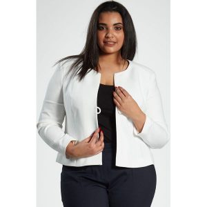 Klasyczny, damski żakiet w kolorze ecru oraz dużych rozmiarach OVERSIZE PLUS SIZE WIOSNA. Kardigany marki Moda Size Plus Iwanek. Za 149,00 zł.