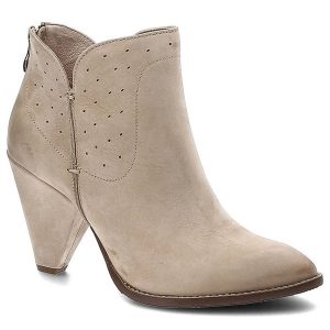 Beżowe Botki Carinii Eleganckie Buty Damskie Na Słupku. Brązowe botki Carinii, bez wzorów, z nubiku, bez obcasa, na obcasie, bez zapięcia. Za 299,00 zł.