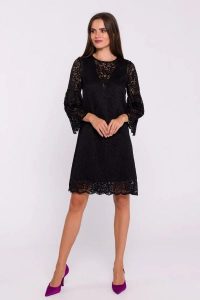 Czarna sukienka koronkowa elegancka trapezowa. Czarne sukienki Stylove, na imprezę, l, bez wzorów, z koronki, eleganckie, bez kołnierzyka, bez ramiączek, trapezowe. Za 449,00 zł.