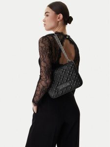 LOVE MOSCHINO Torebka JC4000PP1OLA000B Czarny. Czarne torebki klasyczne LOVE MOSCHINO, bez wzorów, ze skóry, bez dodatków. Za 662,99 zł.