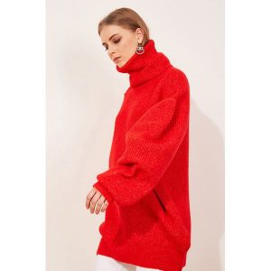 Sweter w kolorze czerwonym. Swetry oversize marki Lafaba. W wyprzedaży za 139,95 zł.