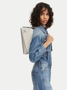 Karl Lagerfeld Jeans Torebka B2W30130 Biały. Białe torebki klasyczne Karl Lagerfeld Jeans, bez wzorów, z jeansu, bez dodatków. Za 583,99 zł.