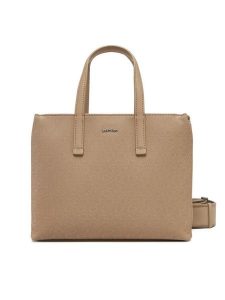 Calvin Klein Torebka Ck Must Small Tote_Mono K60K613023 Brązowy. Brązowe torebki klasyczne Calvin Klein, bez wzorów, ze skóry, bez dodatków. Za 329,99 zł.