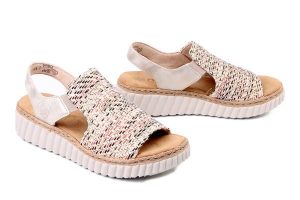 RIEKER 69276-60 beige, sandały damskie. Brązowe sandały Rieker, bez wzorów, bez obcasa, na koturnie, bez zapięcia. Za 299,90 zł.