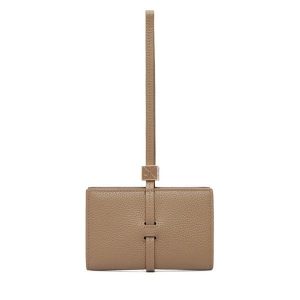 Portfel Calvin Klein. Brązowe portfele Calvin Klein, bez wzorów. Za 289,99 zł.