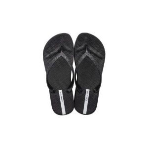 Japonki damskie Ipanema Mesh Chic Plat. Czarne klapki Ipanema, bez wzorów, z gumy, bez obcasa. Za 159,99 zł.