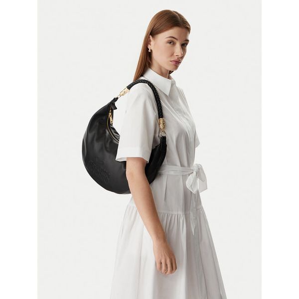 Torebka LOVE MOSCHINO. Czarne torebki klasyczne LOVE MOSCHINO, bez wzorów, bez dodatków. Za 579,99 zł.