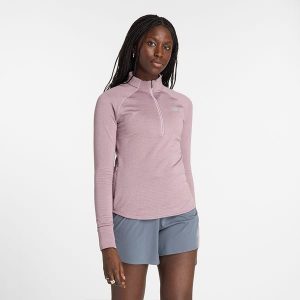 Bluza damska New Balance WT43200IWH – różowa. Czerwone bluzy New Balance, s, bez wzorów, z dresówki, bez kaptura. Za 149,99 zł.