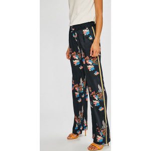 Pepe Jeans - Spodnie Beea. Szare spodnie z wysokim stanem marki Pepe Jeans, z jeansu. W wyprzedaży za 299,90 zł.