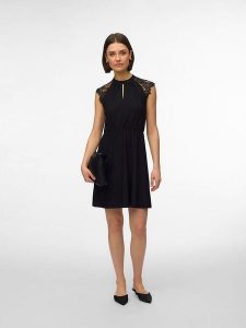Vero Moda Sukienka w kolorze czarnym rozmiar: XS. Czarne sukienki Vero Moda, xs, bez wzorów, z koronki, bez kołnierzyka, bez ramiączek, mini. Za 78,84 zł.