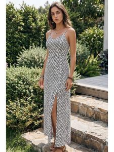 SOULSHAE Sukienka w kolorze białym rozmiar: XXL/3XL. Białe sukienki SOULSHAE, xl, bez wzorów, bez kołnierzyka, bez ramiączek, maxi. Za 164,95 zł.