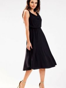 Sukienka Model A579 Black - awama. Czarne sukienki Awama, l, bez wzorów, z wiskozy, eleganckie, bez kołnierzyka, plus size, bez ramiączek, midi, dopasowane. Za 300,83 zł.