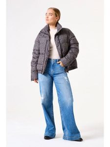 Garcia Kurtka zimowa w kolorze fioletowo-jasnoróżowym rozmiar: XS. Różowe kurtki Garcia, na zimę, xs, bez wzorów, z puchu, bez kaptura. Za 287,16 zł.