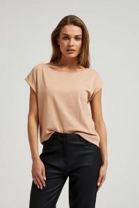 T-shirt z okrągłym dekoltem beżowy. Brązowe t-shirty MOODO, s, bez wzorów, z bawełny, bez kołnierzyka, bez ramiączek. W wyprzedaży za 19,99 zł.