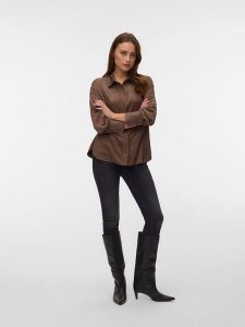 Vero Moda Koszula w kolorze brązowym rozmiar: L. Brązowe koszule Vero Moda, l, bez wzorów, ze skóry, bez kołnierzyka, bez ramiączek. Za 124,95 zł.