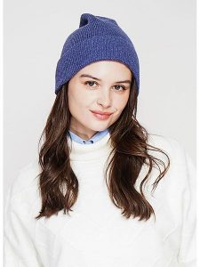 William de Faye Czapka beanie w kolorze niebieskim rozmiar: onesize. Niebieskie czapki William de Faye, bez wzorów, ze splotem. Za 39,99 zł.