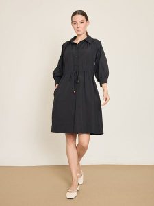 BGN Sukienka w kolorze czarnym rozmiar: 34. Czarne sukienki BGN, na imprezę, bez wzorów, bez kołnierzyka, bez ramiączek, midi. Za 143,99 zł.