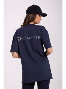 Onamaste Koszulka w kolorze granatowym rozmiar: L/XL. Niebieskie bluzki Onamaste, l, bez wzorów, z bawełny, bez kołnierzyka, bez ramiączek. Za 110,29 zł.
