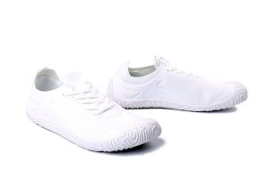 ARTIKER RELAKS 58C1897 white, półbuty damskie. Białe półbuty Artiker Relaks, na lato, bez wzorów, bez obcasa, bez zapięcia. Za 157,17 zł.