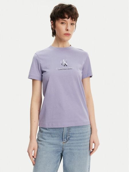 Calvin Klein Jeans T-Shirt Shadow Graphic J20J225545 Fioletowy Regular Fit. Fioletowe t-shirty Calvin Klein Jeans, xs, bez wzorów, z bawełny, bez kołnierzyka, bez ramiączek. Za 79,99 zł.