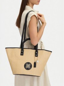 Nine West Torebka CEO-Spring Velvet-LDA9443 Beżowy. Brązowe torebki klasyczne Nine West, bez wzorów, z syntetyku, bez dodatków. Za 249,99 zł.