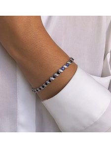 Les Petites Précieuses Srebrna bransoletka z cyrkoniami rozmiar: onesize. Niebieskie bransoletki Les Petites Précieuses, z cyrkonią, srebrne. Za 368,45 zł.