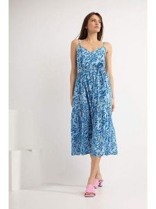 Josephine & Co Sukienka "Dieter" w kolorze niebieskim rozmiar: 38. Niebieskie sukienki Josephine & Co, bez wzorów, z bawełny, bez kołnierzyka, bez ramiączek, midi. Za 175,67 zł.