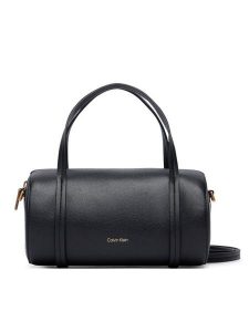 Calvin Klein Torebka Foil Logo Small Duffle Bag LV04F3663G Czarny. Czarne torebki klasyczne Calvin Klein, bez wzorów, ze skóry, bez dodatków. Za 489,99 zł.