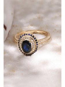 Maison héritage PARIS Złoty pierścionek "Firenze nouvelle" z diamentami rozmiar: 52. Niebieskie pierścionki Maison héritage PARIS, z diamentem, złote. Za 3 262,99 zł.