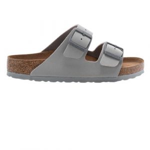 Klapki dla dorosłych Birkenstock Arizona Stone Coin. Szare klapki Birkenstock, bez wzorów, z materiału, bez obcasa. Za 499,99 zł.