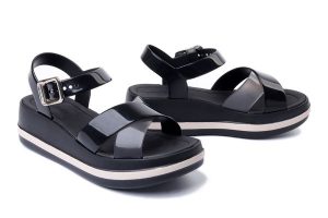 AZALEIA 83547 Marie Sandal Plat Fem AT484 black, sandały damskie. Czarne sandały Azaleia, bez wzorów, bez obcasa, bez zapięcia. Za 116,94 zł.