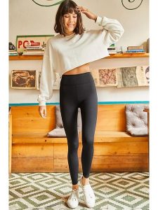 Olalook Legginsy w kolorze czarnym rozmiar: L. Czarne legginsy Olalook, bez wzorów, z podwyższonym stanem. Za 52,67 zł.