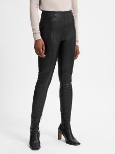 Comma Legginsy Kobiety Sztuczna skóra czarny, 42. Czarne legginsy comma, bez wzorów, ze skóry. Za 229,95 zł.