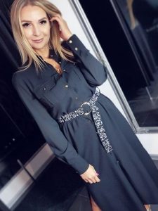 Sukienka Model Zahara Black - Jersa. Czarne sukienki Jersa, l, bez wzorów, wizytowe, bez kołnierzyka, plus size, bez ramiączek. Za 403,41 zł.