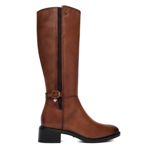 Kozaki MEXX. Brązowe kozaki Mexx, bez wzorów, bez obcasa, na płaskiej podeszwie, bez zapięcia. Za 599,99 zł.