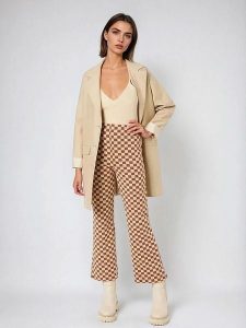 Monki Spodnie w kolorze beżowo-brązowym rozmiar: S. Brązowe spodnie z wysokim stanem Monki, bez wzorów, z materiału, z podwyższonym stanem. Za 43,99 zł.