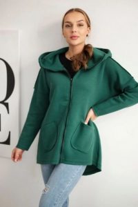 Bluza ocieplana z dłuższym tyłem i kieszeniami ciemno zielona. Zielone bluzy KESI, l, bez wzorów, z bawełny, bez kaptura. Za 198,65 zł.