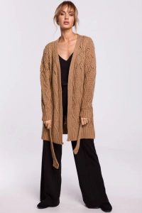 Długi kardigan ażurowy sweter damski z paskiem beżowy. Brązowe długie swetry MOE, z dzianiny. Za 249,00 zł.